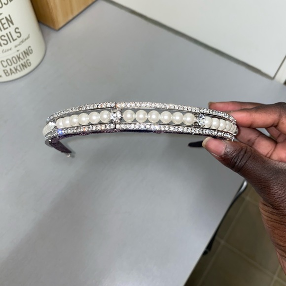 Swarovski Crystal and fresh water pearl tiara - Picture 2 of 4